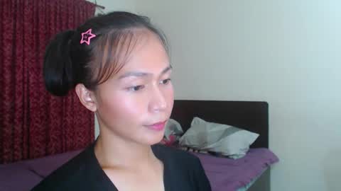 Snapshot of xlovely_destinyx chatting on February 27, 5:15 pm Alice online show from February 27, 5:15 pm