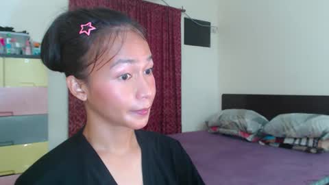 Snapshot of xlovely_destinyx chatting on February 11, 11:33 pm Alice online show from February 11, 11:33 pm