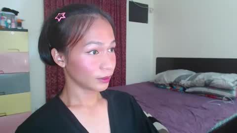 Snapshot of xlovely_destinyx chatting on January 30, 7:37 pm Alice online show from January 30, 7:37 pm