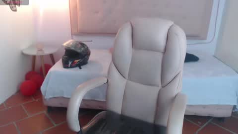 Snapshot of xlunna chatting on February 28, 7:25 pm lunna online show from February 28, 7:25 pm