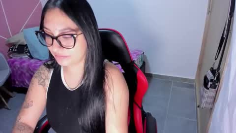 MILEE online show from November 9, 1:09 am