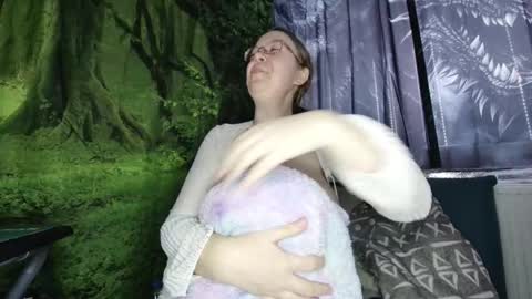 xnicetitsx online show from January 7, 8:52 am