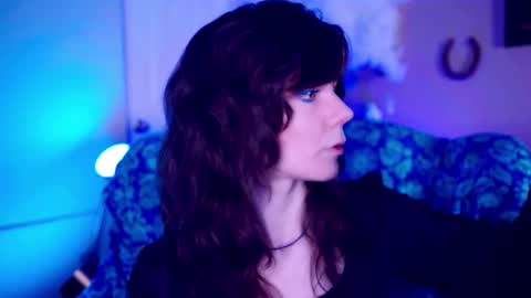 Bella Bondai online show from November 19, 2:44 am