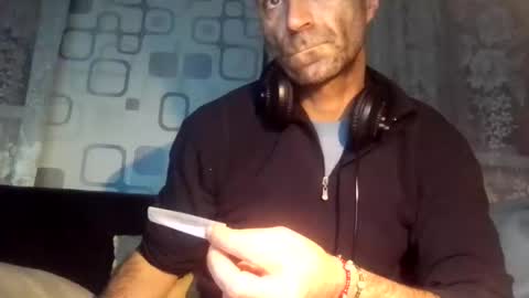 Snapshot of xploid1982 chatting on December 5, 2:15 am xploid1982 online show from December 5, 2:15 am