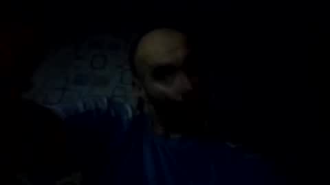 Snapshot of xploid1982 chatting on December 6, 2:40 am xploid1982 online show from December 6, 2:40 am