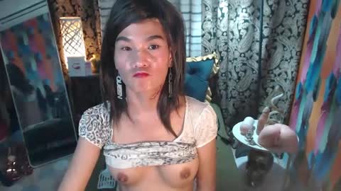 Snapshot of xqueenyasiandomcumx chatting on January 31, 6:02 am address me as QUEEN NINA A Little Bit of ANGELIC FACE with a Wild Demonic Side online show from January 31, 6:02 am