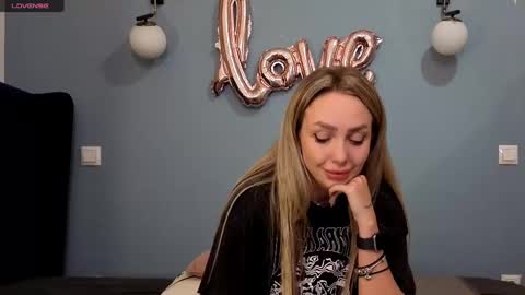 AnnaMaee online show from February 25, 3:31 am