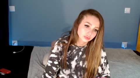 AnnaMaee online show from December 15, 6:40 am