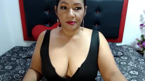 Snapshot of xshopyx chatting on January 16, 1:27 am xshopyx online show from January 16, 1:27 am