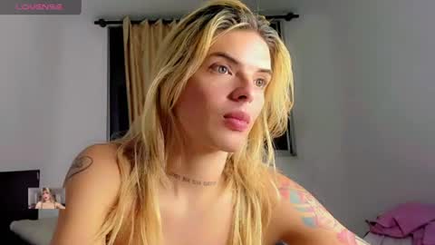 Femboy Exotic online show from June 18, 7:25 am
