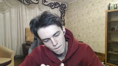 traqqq online show from December 6, 9:40 pm