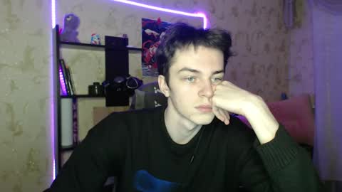 traqqq online show from February 23, 8:33 pm