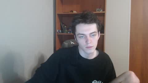 traqqq online show from November 14, 8:00 pm