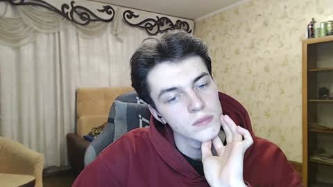 traqqq online show from December 9, 8:01 pm