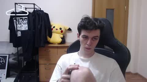 traqqq online show from February 14, 10:47 pm