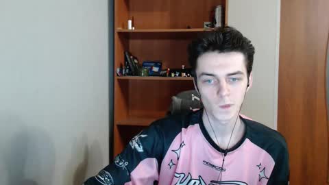 traqqq online show from September 25, 9:11 pm