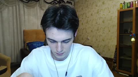 traqqq online show from December 19, 7:40 pm