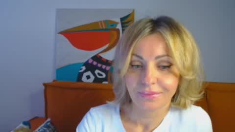 xvaleriax0 online show from March 14, 9:24 am