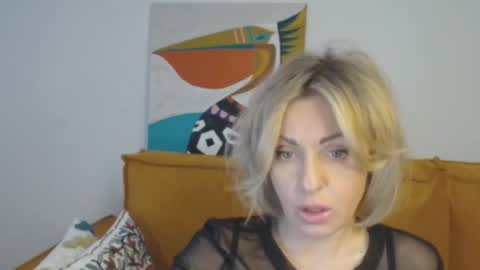 xvaleriax0 online show from March 1, 1:04 pm