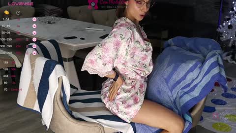 FrancyStepmom and YStepson    INTERESTED IN A GIRL-GIRL COLLABORATION  TEXT ME HERE  or INSTAGRAM online show from December 15, 2:59 pm