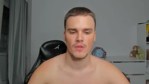 raul online show from December 3, 6:58 am