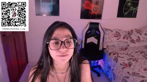 Snapshot of xx_x_mg chatting on February 4, 6:38 pm Jacky online show from February 4, 6:38 pm