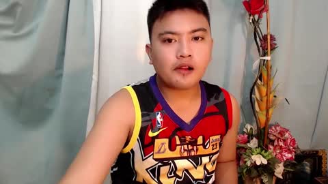 Loyd online show from February 1, 6:08 pm