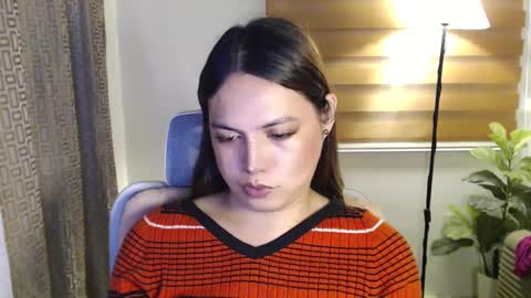Snapshot of xxjulielovesyouxx chatting on January 31, 4:17 pm July online show from January 31, 4:17 pm