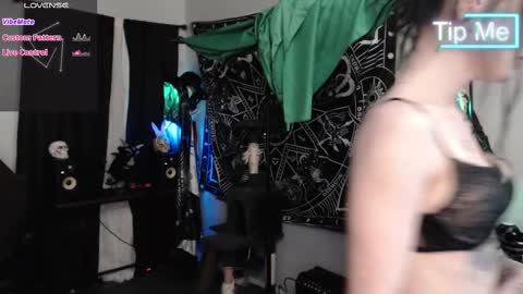 Snapshot of xxlilithmoonxx chatting on February 19, 5:05 am Lilith online show from February 19, 5:05 am
