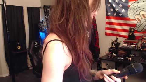 Snapshot of xxlilithmoonxx chatting on September 9, 1:38 am Lilith online show from September 9, 1:38 am