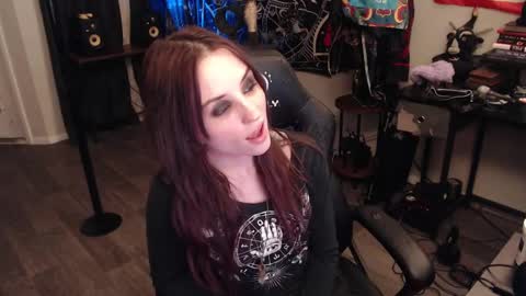 Snapshot of xxlilithmoonxx chatting on September 13, 3:53 am Lilith online show from September 13, 3:53 am