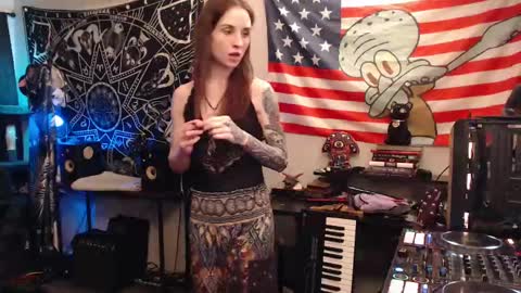Snapshot of xxlilithmoonxx chatting on September 17, 4:38 am Lilith online show from September 17, 4:38 am