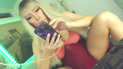 Snapshot of xxqueenjasminexx chatting on March 4, 4:38 am Jasmine online show from March 4, 4:38 am