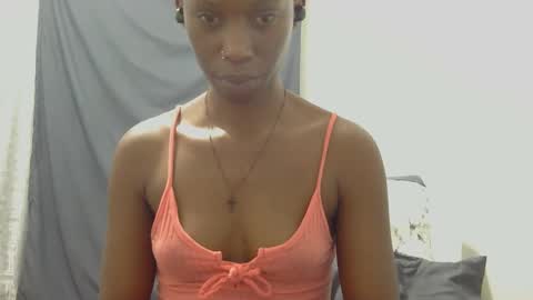 Snapshot of xxsexytalia28 chatting on February 27, 9:25 pm xxsexytalia28 online show from February 27, 9:25 pm