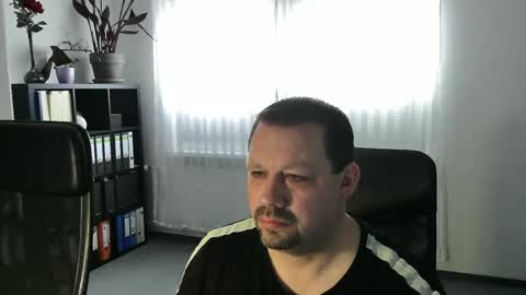 Eddi online show from February 25, 8:07 am
