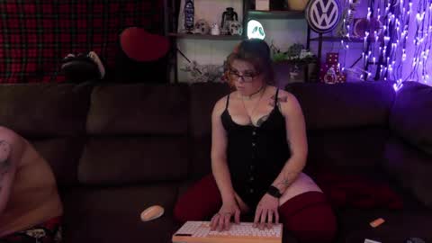CaliRaeMaxXx online show from February 2, 10:56 am