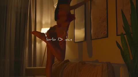 Molly online show from February 11, 1:15 pm