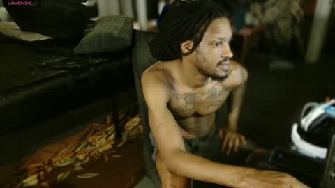 xxxjrstrokesxxx online show from October 30, 12:22 am