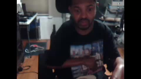 xxxonwheelz online show from October 28, 4:35 am