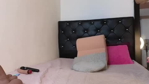 Snapshot of xxxtatianabustyxxx chatting on September 13, 9:39 pm xxxtatianabustyxxx online show from September 13, 9:39 pm