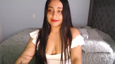 Lunhaa   online show from October 23, 3:35 pm