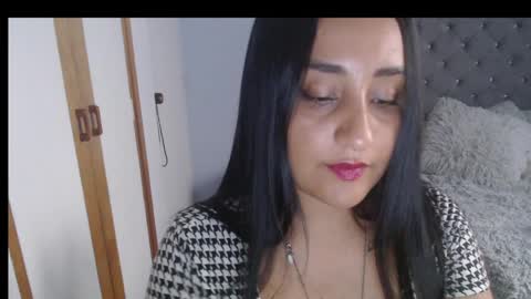Snapshot of xxxvenus888 chatting on February 17, 7:33 pm Lunhaa online show from February 17, 7:33 pm