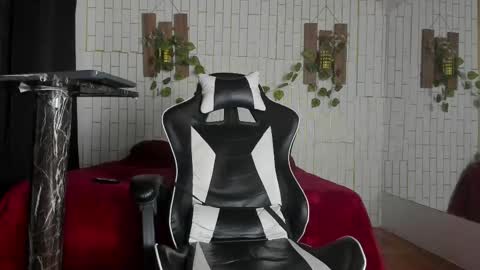 yacksson_lawrence online show from September 26, 3:03 am