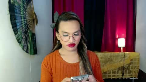 lorien gosper online show from February 9, 11:14 am