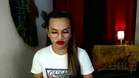 lorien gosper online show from February 14, 3:26 pm