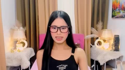 Yanna online show from November 18, 5:10 am