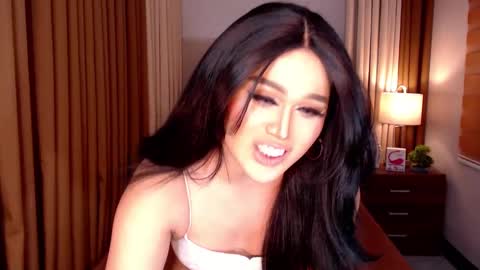 Snapshot of yanny_xoxo chatting on March 8, 2:08 pm Allisonn online show from March 8, 2:08 pm