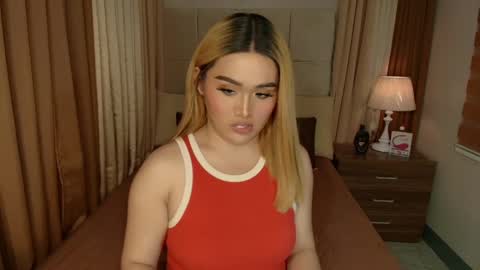 Snapshot of yanny_xoxo chatting on February 14, 1:23 am Allisonn online show from February 14, 1:23 am