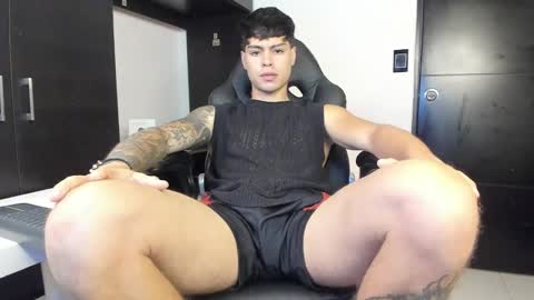 yanpaul83 online show from October 4, 12:30 am