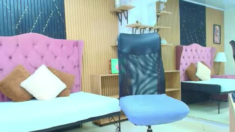 yaruzca 9 inches strong online show from February 8, 11:08 pm